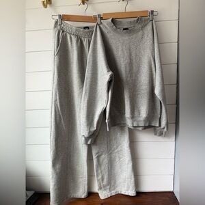 Women’s GAP Gray Sweatshirt and Sweatpants Set Size S, XS